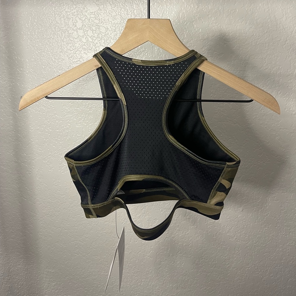 XS Camo Nike Sports Bra MSRP$45 - Picture 2 of 3